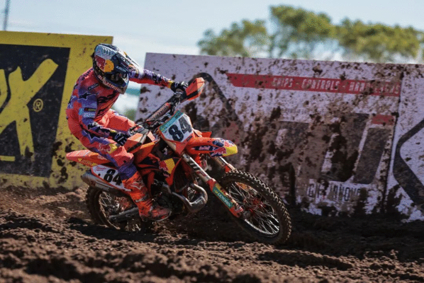 效延伸了消, 新赛道举行, 支车队共